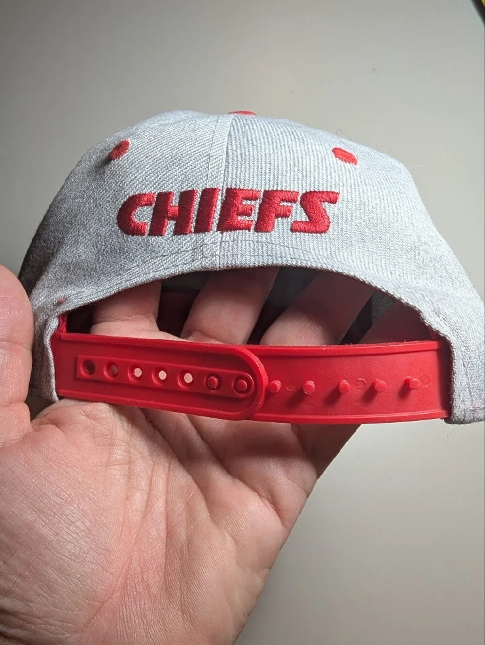 Kansas City Chiefs Two-Tone Logo Cap — Gray & Red Boys 4-7 Adustable